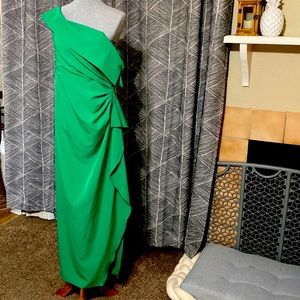 Vince Camuto Green One shoulder gown. NWT, size 12